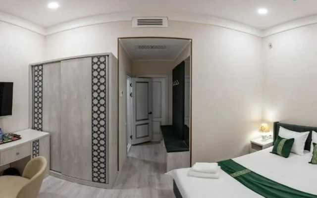 Отель Asian Plaza