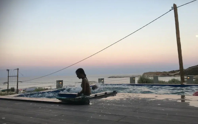 The Diamond of Kriaritsi private pools