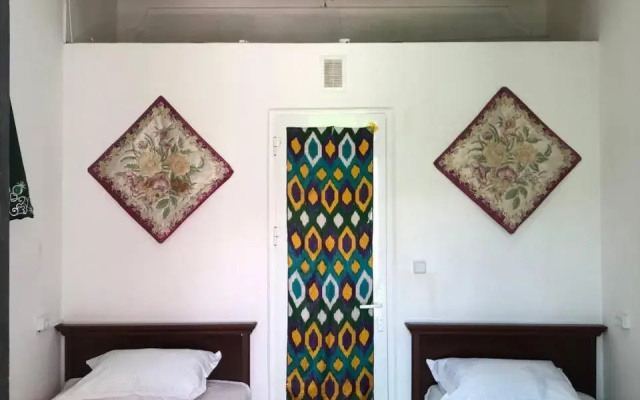 Khan Rooms