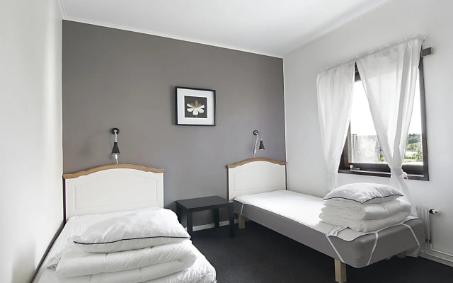 Hotel & Vandrarhem 10 - Hostel
