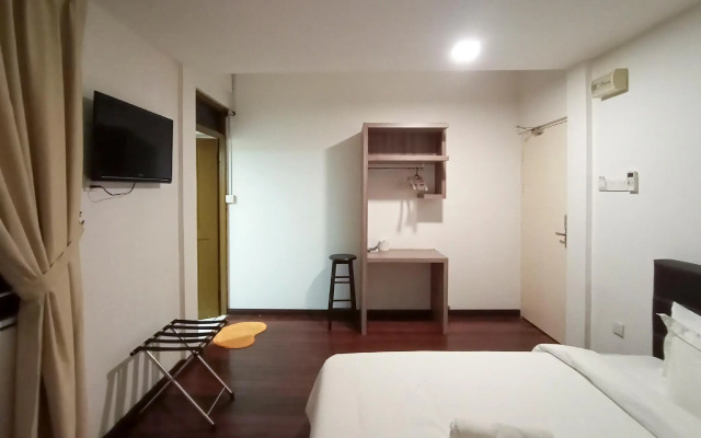 OYO HOME 90260 Natol Homestay London
