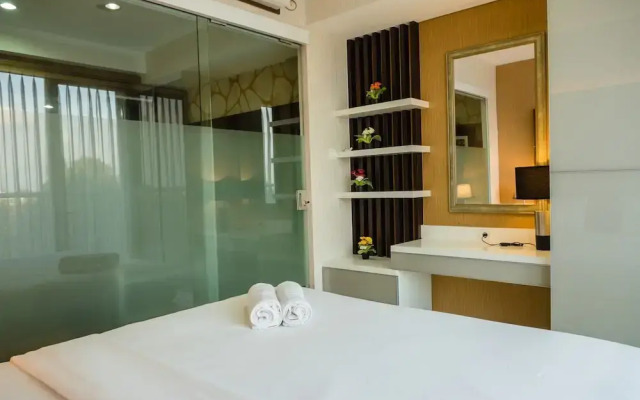 Luxurious 1BR At Dago Suites Apartment