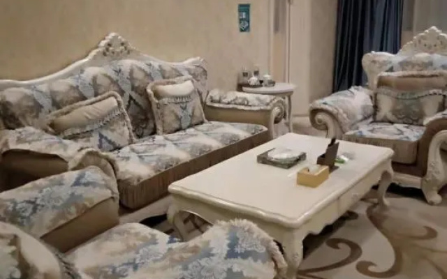 Nujiang Holiday Hotel