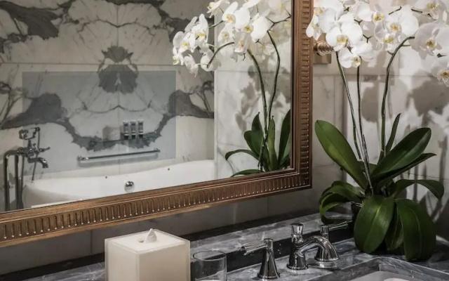 Four Seasons Hotel Jakarta