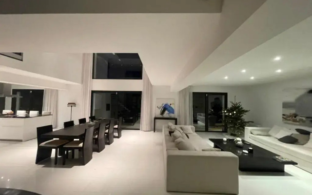 high luxe Villa Cannes 6bdrooms heated pool Sauna cinema room
