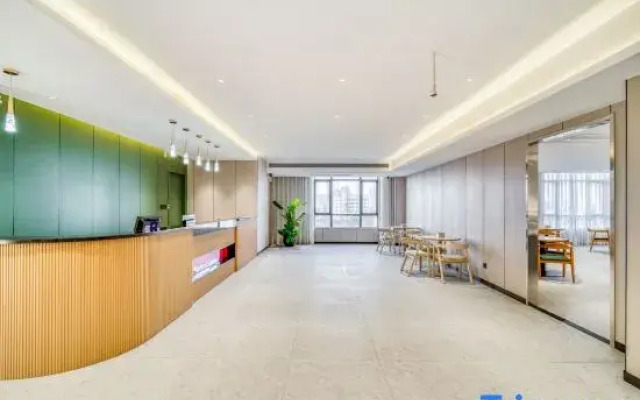 Pingxiang Vientiane Huiting Hotel
