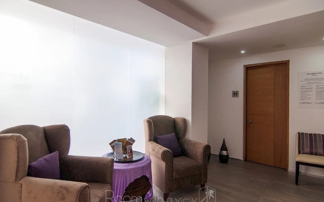 Menesse City Condo 1417
