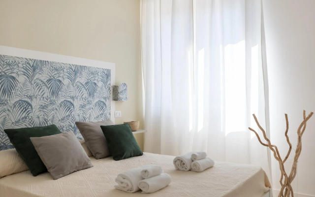 Dioniso Apartment With Balcony by Wonderful Italy