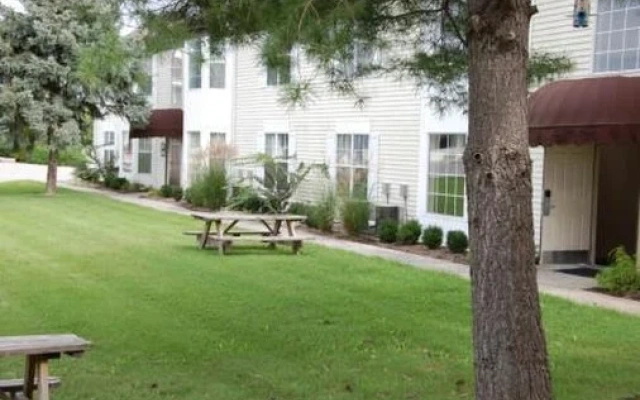 Ambassador Inn