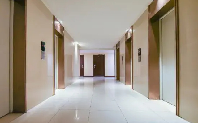 Jianshe Hotel (Chongqing West Railway Station)