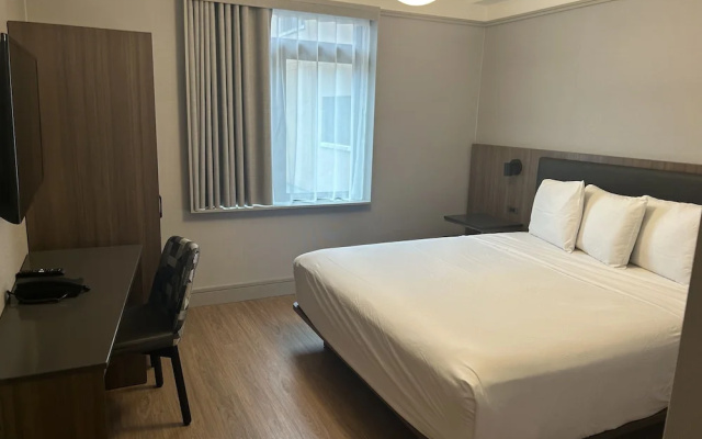 Melrose Hotel