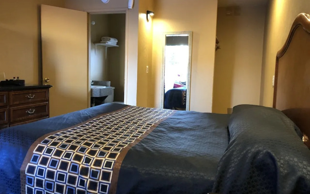Capri Motel