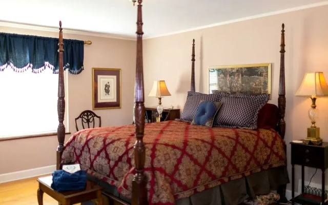 1810 Emerson House Bed & Breakfast - Adults Only
