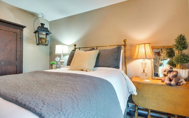 Updated Cotter Cottage: Walk to White River!
