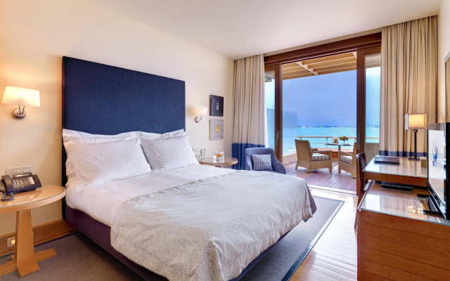 Amphitryon Hotel