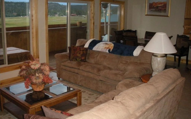 The Lodge at Duck Creek
