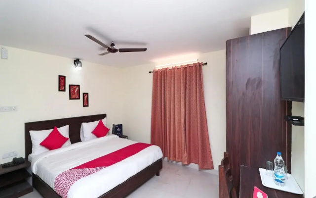 Hotel Royal Monarch by OYO Rooms