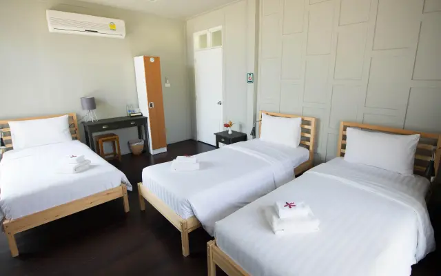 Tharaburi Resort Sukhothai