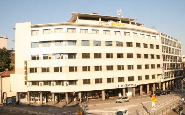 Hotel Centrale вид на фасад