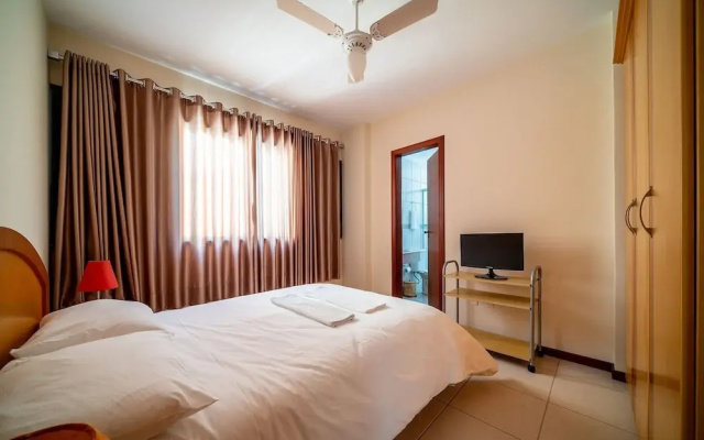 Sea View Apartm. 130m From the Beach in BC Esa901