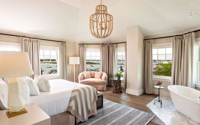 Harbor View Hotel