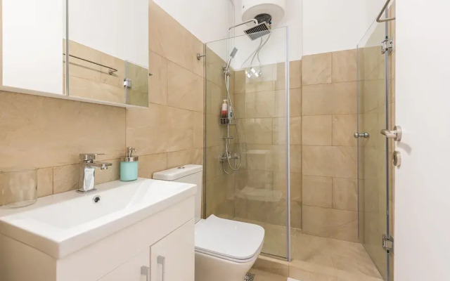 Apartment at Megaro Mousikis metro station 1bed 2 pers