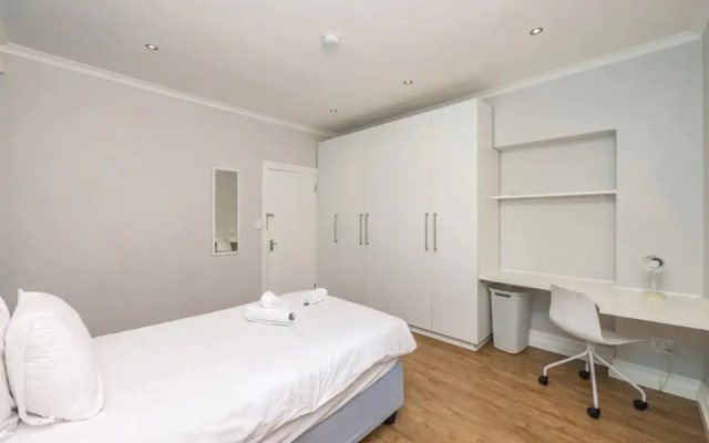 Contemporary 4 Bedroom Home