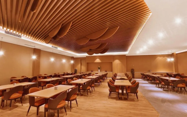 Dengzhou Ruihua Pengyi Hotel