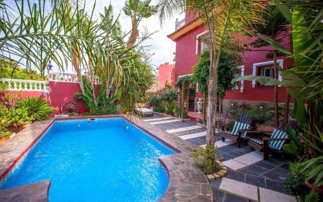 Majestic Villa by the Beach Heated Private Pool