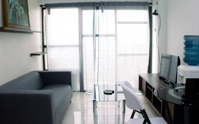Homey And Simply Look 1Br At Puri Garden Apartment