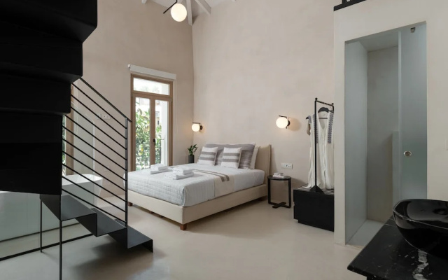 Sutor Chic Manor