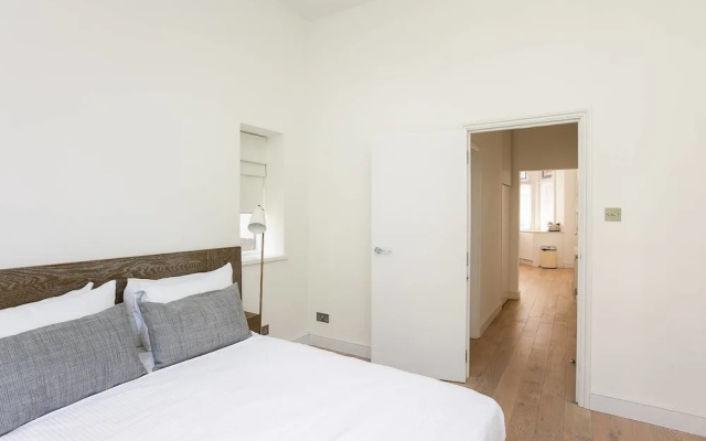 Bright 2BR Home in West Kensington, 6 Guests
