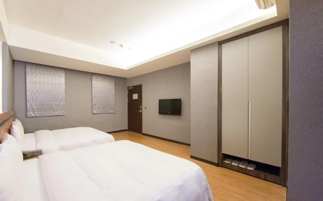 Military 75 Hotel