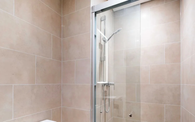 Lux  The Executive Sobha Suite 3