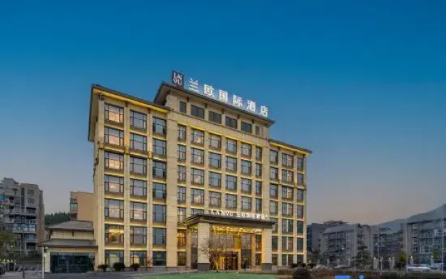 Lanou International Hotel (Guangyuan Aoti Center Branch)