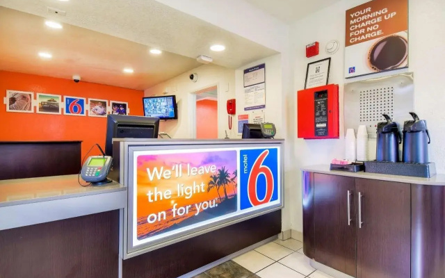 Motel 6 Chino, CA - Los Angeles Ontario