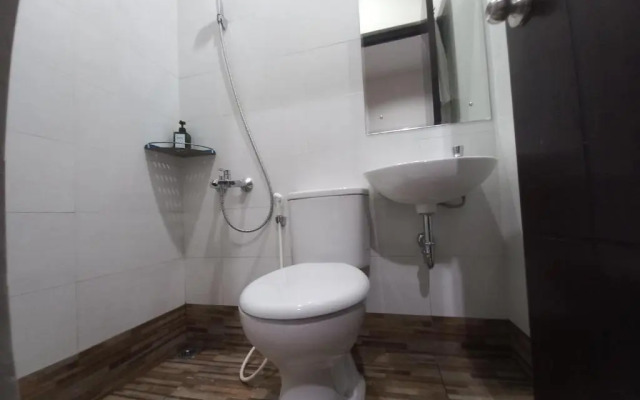 OYO 90940 Guesthouse Colombus G12