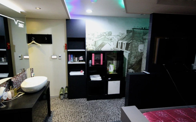 Toc Motel(TOC모텔)