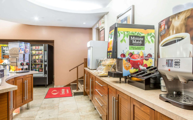 Econo Lodge West Haven