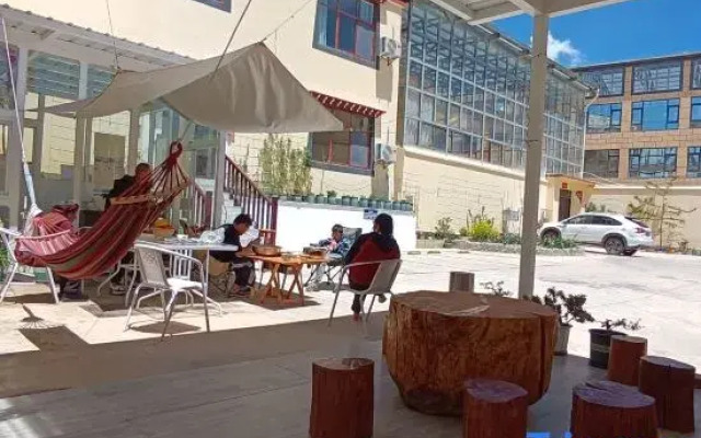 Yilu Lihua Homestay