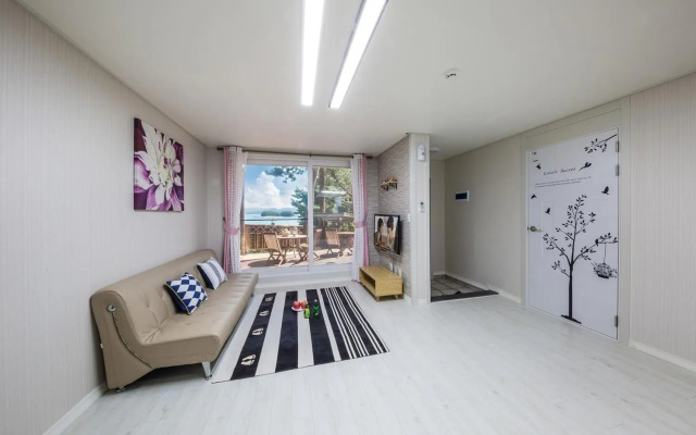 Tongyoung S468 Poolvilla