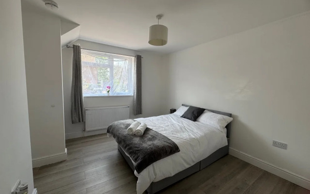 Apartment Sleeps 6 With Wifi