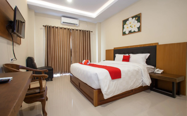RedDoorz Premium @ Jalan Cengkeh