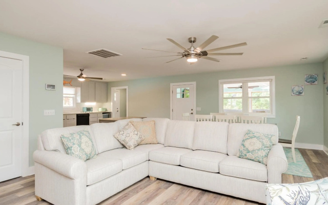 Zaruba Beach by Oak Island Accommodations