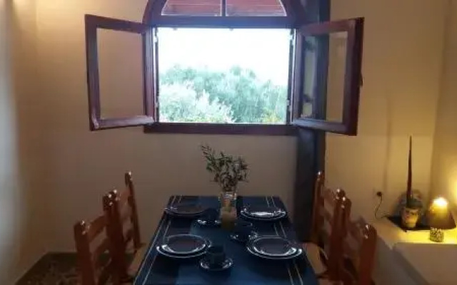 Elia Houses