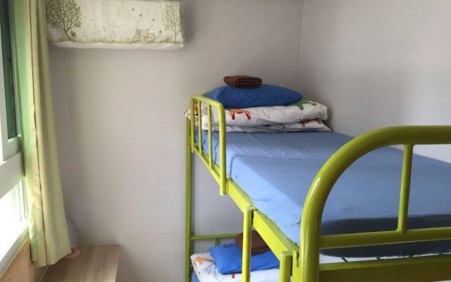 Backpackers Inside