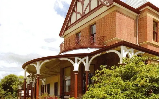 Old Bishop's Quarters