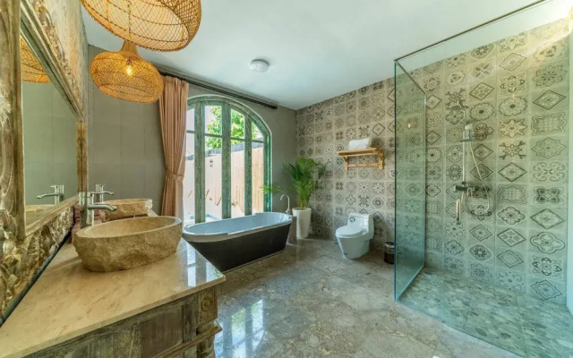 Villa Secret Estate