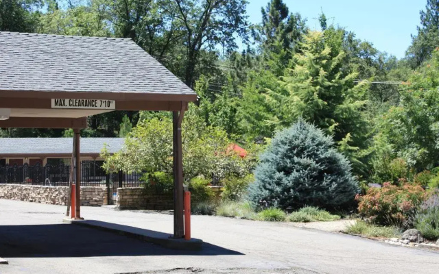 Mother Lode Motel
