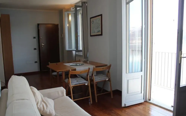Lakefront Apartment With Spectacular Views